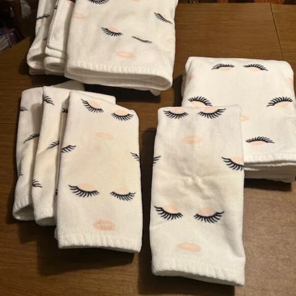 tt&lola 4 Hand and 2 Bath Towels - Picture 1 of 1